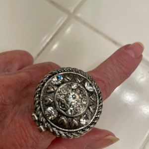 Ring - this magic potion dome ring opens, stretch band, Detailed, sparkle sets.